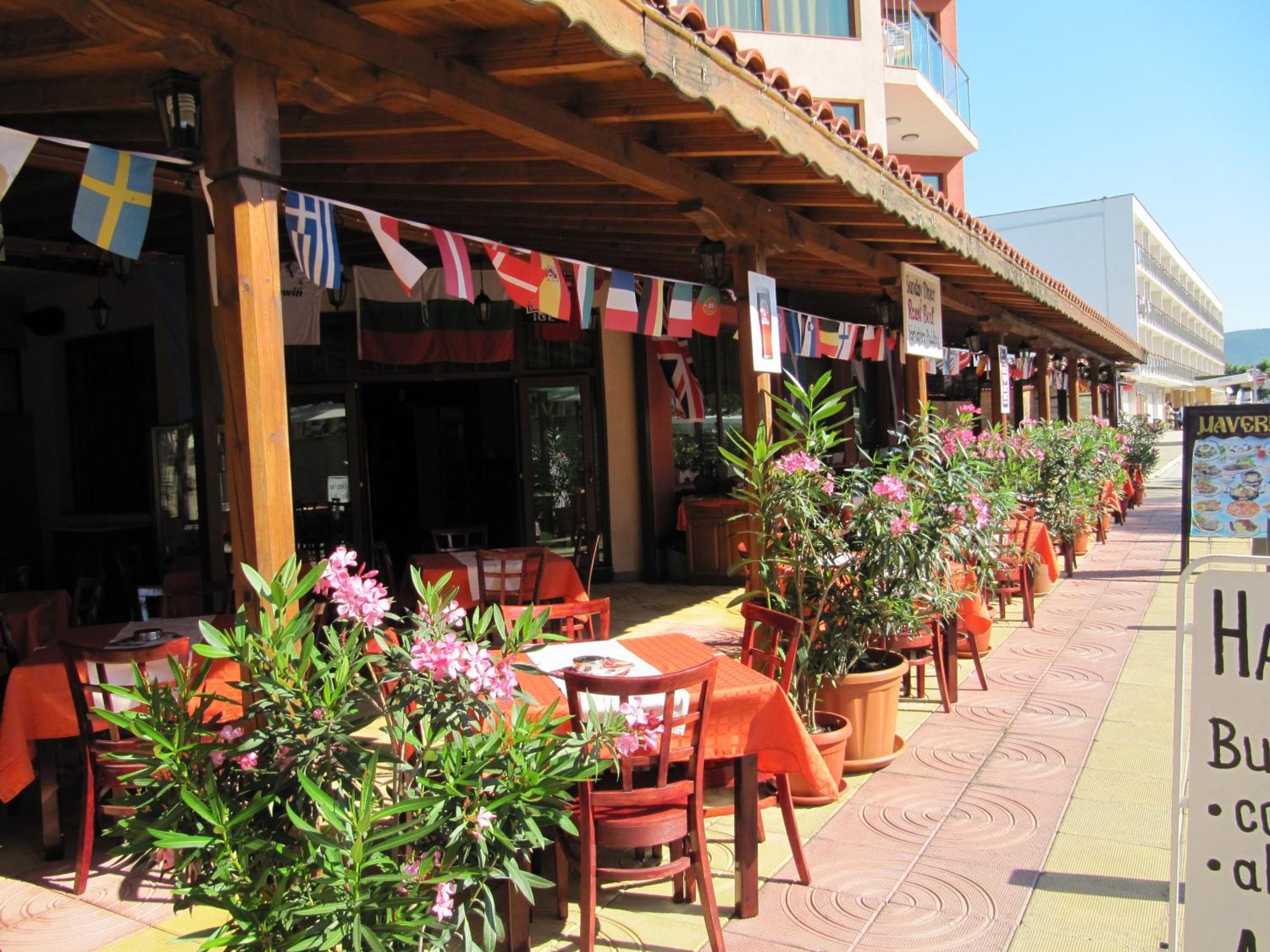 Maverick Hotel Sunny Beach Buitenkant foto